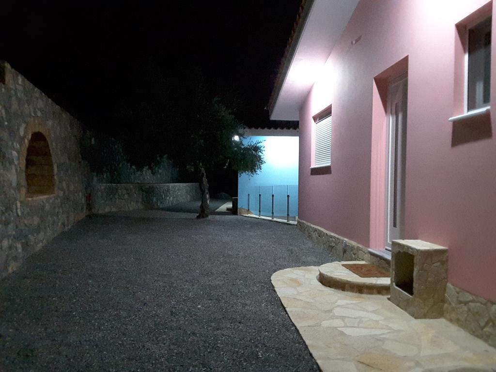 Shiraz Apartment *